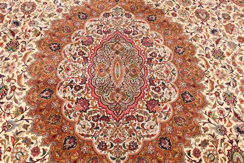 Tabriz Beige Hand Knotted 129 X 177 Area Rug 254-30328 Image 4