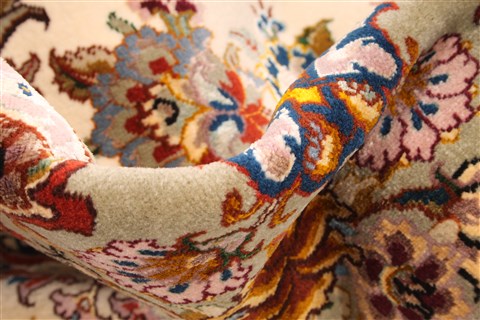 Tabriz Beige Hand Knotted 82 X 116 Area Rug 254-30333 Image 11