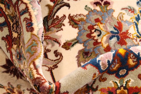 Tabriz Beige Hand Knotted 82 X 116 Area Rug 254-30333 Image 14