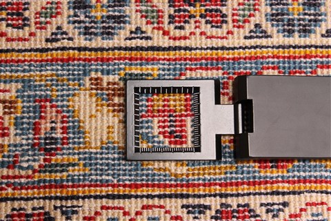 Kashan Red Hand Knotted 119 X 170  Area Rug 250-30370 Image 4