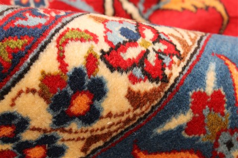 Najaf-abad Red Hand Knotted 102 X 150 Area Rug 250-30371 Image 4