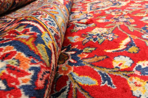 Kashan Red Hand Knotted 102 X 150  Area Rug 250-30373 Image 1