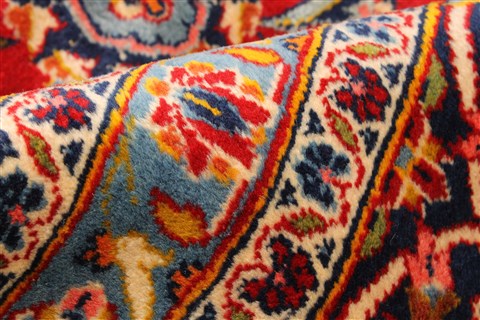 Kashan Red Hand Knotted 102 X 150  Area Rug 250-30373 Image 3