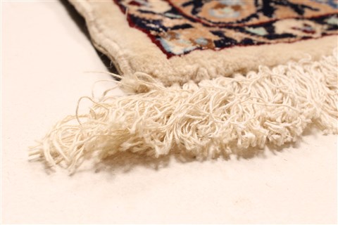 Nain Red Hand Knotted 100 X 148 Area Rug 255-30378 Image 10