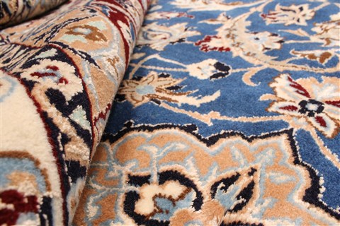 Nain Red Hand Knotted 100 X 148 Area Rug 255-30378 Image 1