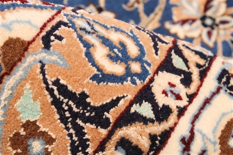 Nain Red Hand Knotted 100 X 148 Area Rug 255-30378 Image 3