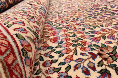 Kerman Green Hand Knotted 70 X 105 Area Rug 255-30380 Image 2