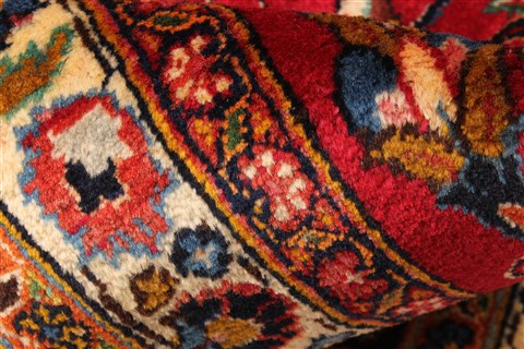 Mashad Red Hand Knotted 110 X 146 Area Rug 250-30392 Image 11