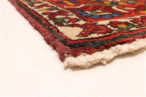 Bakhtiar Beige Hand Knotted 100 X 159 Area Rug 250-30398 Image 10