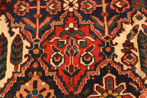 Bakhtiar Beige Hand Knotted 100 X 159 Area Rug 250-30398 Image 9