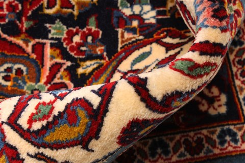 Kashan Red Hand Knotted 111 X 166 Area Rug 250-30408 Image 3