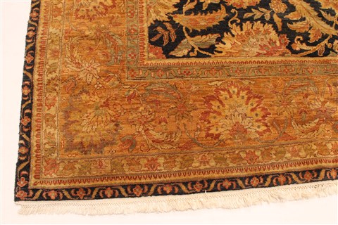 Agra Beige Hand Knotted 99 X 139 Area Rug 250-30427 Image 4