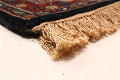 Agra Red Hand Knotted 121 X 151 Area Rug 250-30429 Image 4