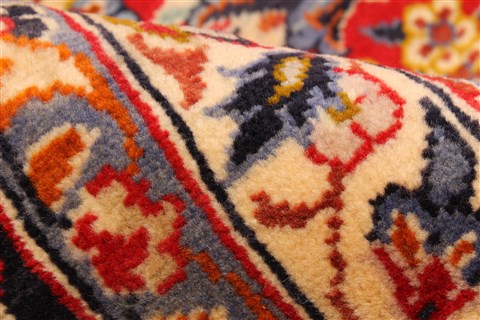 Najaf-abad Red Hand Knotted 99 X 145 Area Rug 250-30457 Image 4