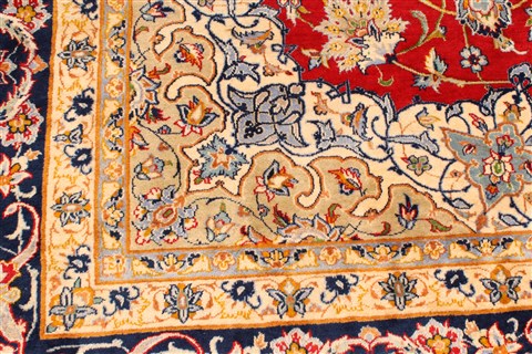 Najaf-abad Red Hand Knotted 124 X 168 Area Rug 250-30460 Image 2