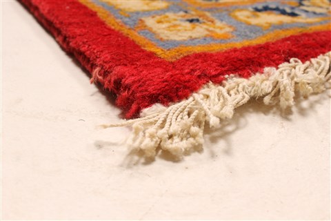 Najaf-abad Red Hand Knotted 124 X 168 Area Rug 250-30460 Image 3