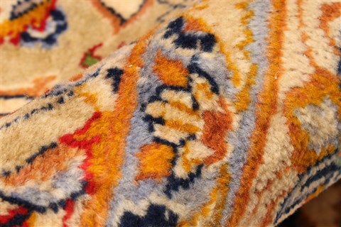 Najaf-abad Red Hand Knotted 124 X 168 Area Rug 250-30460 Image 9