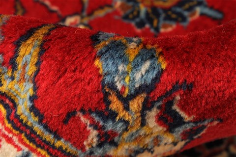 Yazd Red Hand Knotted 118 X 159 Area Rug 250-30477 Image 3