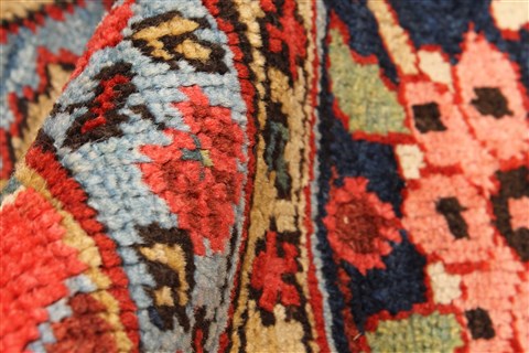 Serapi Red Hand Knotted 119 X 175 Area Rug 250-30498 Image 11