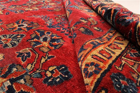 Sarouk Red Hand Knotted 112 X 165 Area Rug 250-30501 Image 2