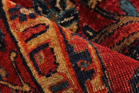 Sarouk Red Hand Knotted 112 X 165 Area Rug 250-30501 Image 5