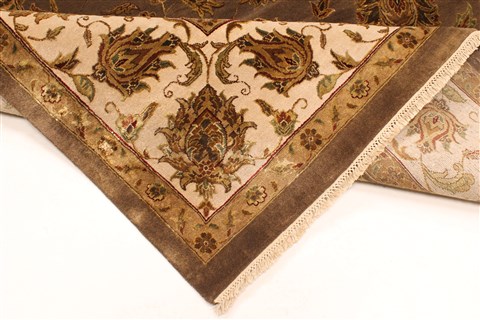 Agra Beige Square Hand Knotted 121 X 122 Area Rug 250-30520 Image 5