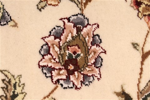 Tabriz Beige Hand Knotted 120 X 150 Area Rug 250-30537 Image 3