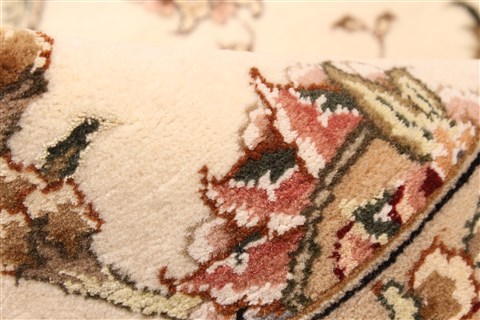 Tabriz Beige Hand Knotted 120 X 150 Area Rug 250-30537 Image 9