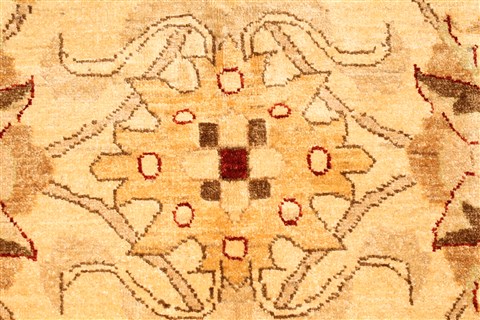 Pishavar Beige Hand Knotted 121 X 179 Area Rug 250-30547 Image 3