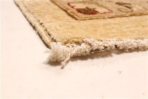 Pishavar Beige Hand Knotted 121 X 179 Area Rug 250-30547 Image 4