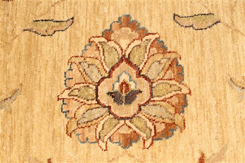 Ziegler Beige Hand Knotted 100 X 179 Area Rug 250-30548 Image 4