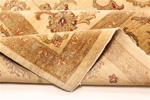 Serapi Beige Hand Knotted 120 X 200 Area Rug 250-30568 Image 8