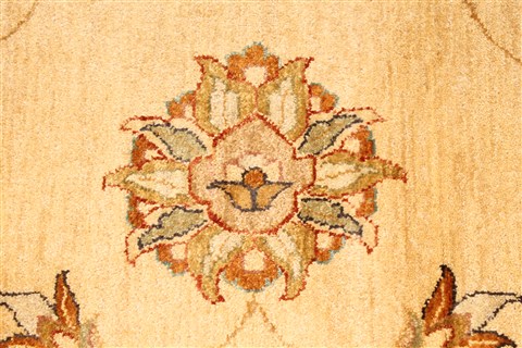 Ziegler Beige Hand Knotted 123 X 183 Area Rug 250-30623 Image 2