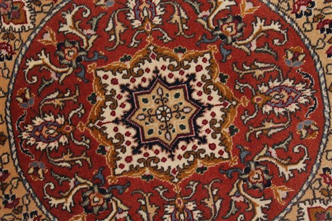 Tabriz Brown Round Hand Knotted 18 X 18 Area Rug 400-30642 Image 1