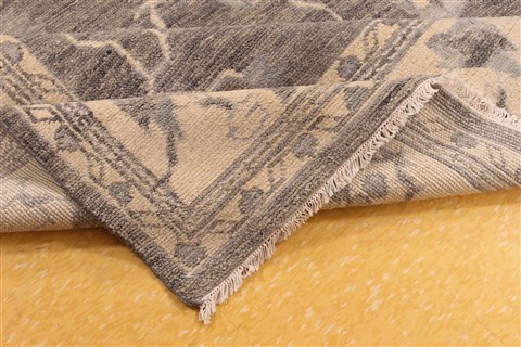 Oushak Beige Hand Knotted 92 X 127  Area Rug 256-30720 Image 8