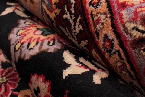 Sarouk Black Hand Knotted 810 X 1111 Area Rug 301-30763 Image 4