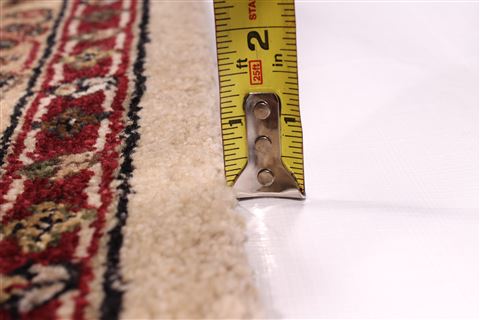 Sarouk Beige Hand Knotted 91 X 121 Area Rug 301-30780 Image 10