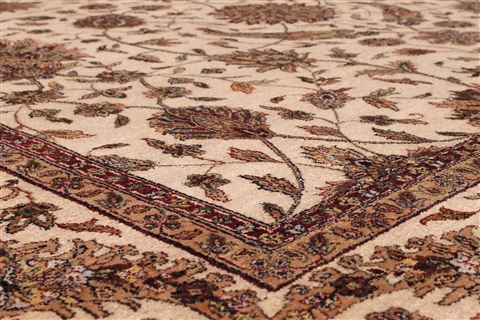 Sarouk Beige Hand Knotted 91 X 121 Area Rug 301-30780 Image 2