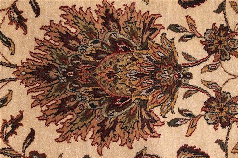 Sarouk Beige Hand Knotted 91 X 121 Area Rug 301-30780 Image 4