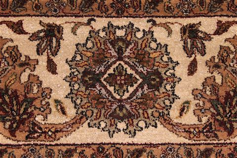 Sarouk Beige Hand Knotted 91 X 121 Area Rug 301-30780 Image 7