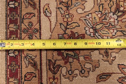 Sarouk Beige Hand Knotted 91 X 121 Area Rug 301-30780 Image 9