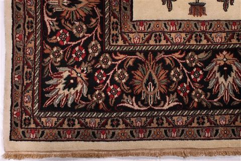 Sarouk Beige Hand Knotted 90 X 121  Area Rug 301-30816 Image 1