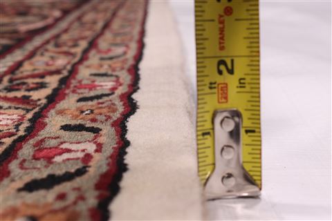 Sarouk Beige Hand Knotted 90 X 121  Area Rug 301-30816 Image 6