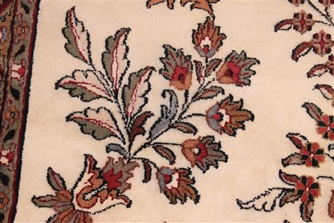 Sarouk Beige Hand Knotted 90 X 121  Area Rug 301-30816 Image 8