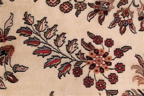 Sarouk Beige Hand Knotted 90 X 121  Area Rug 301-30816 Image 9