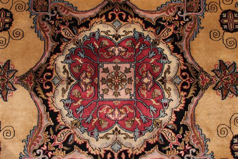 Sarouk Yellow Hand Knotted 91 X 120 Area Rug 301-30822 Image 7