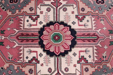 Heriz Beige Hand Knotted 100 X 145 Area Rug 301-30878 Image 3