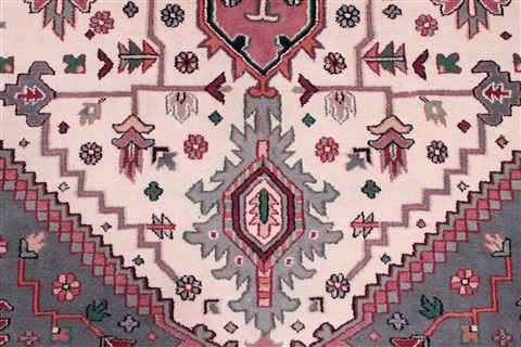 Heriz Beige Hand Knotted 100 X 145 Area Rug 301-30878 Image 8