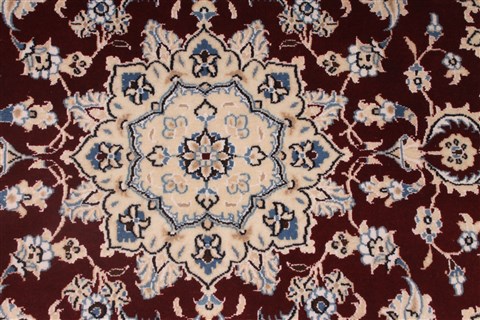 Nain Red Round Hand Knotted 35 X 35 Area Rug 254-32033 Image 1