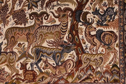 Isfahan White Hand Knotted 41 X 76 Area Rug 254-32045 Image 11
